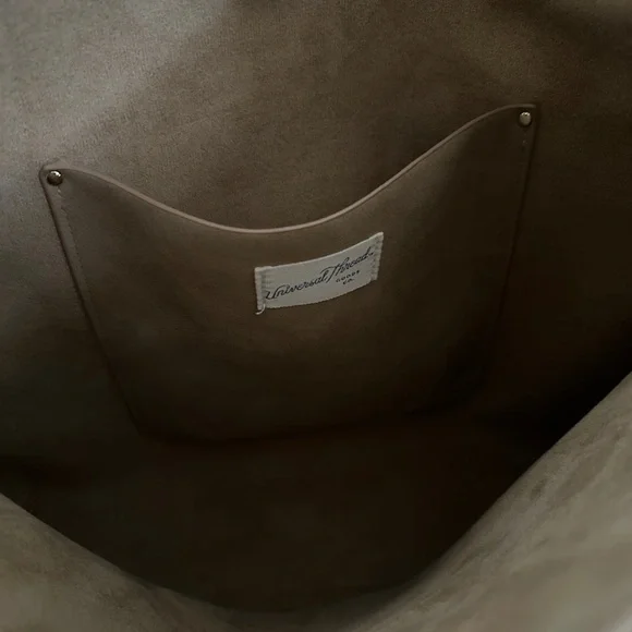 Elegant Tan Shoulder Bag - Picture 7 of 7